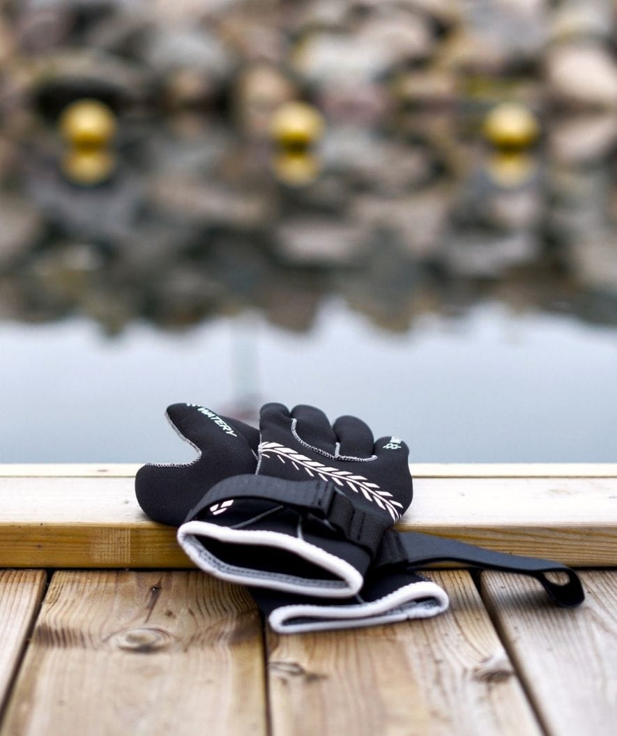 Watery neopreenihanskat - Reptile (3mm) - Musta