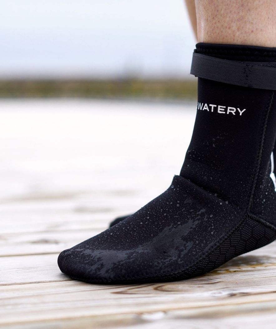 Watery neoprensetti - Thermal Reptile (3 mm) - Musta/hopea