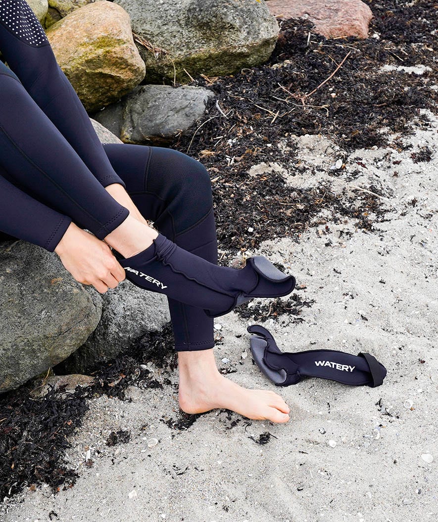 Watery neopreenisetti - Calder Pro (2,5 - 4mm) - Musta