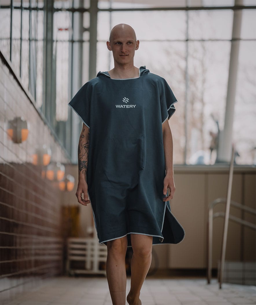 Watery kylpyponcho aikuisille - mikrokuitu - tummansininen