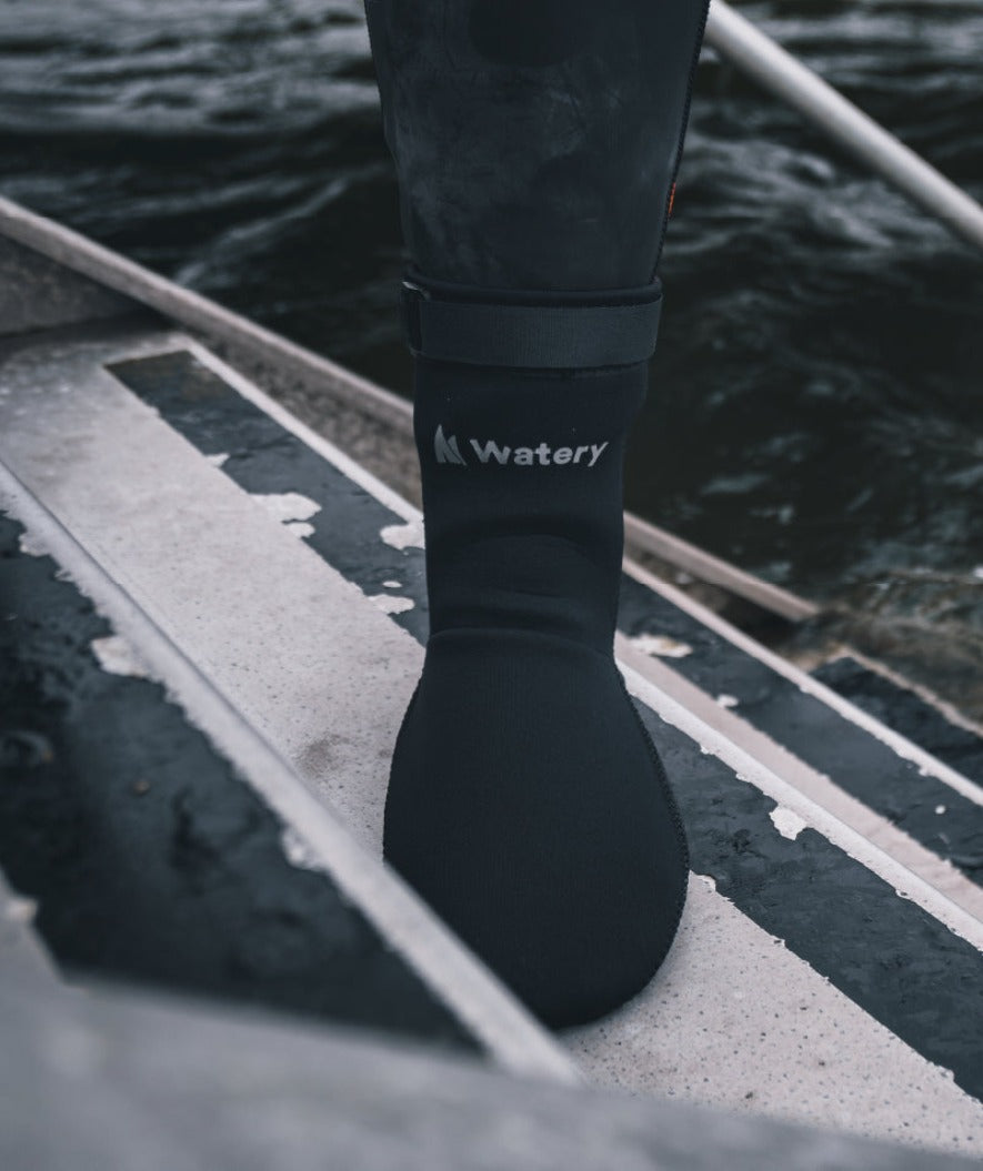 Watery neoprensetti - Thermal Reptile (3 mm) - Musta/hopea