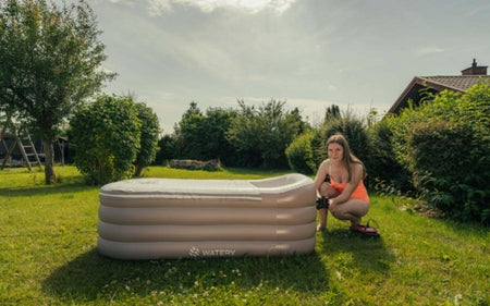 Ilmatäytteinen kylpyamme / Spa