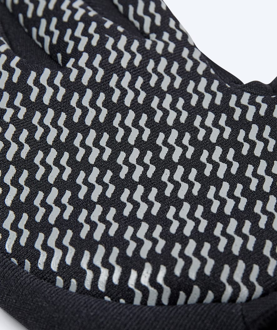 Watery neopreenisetti - Calder Pro (2,5 - 4mm) - Musta