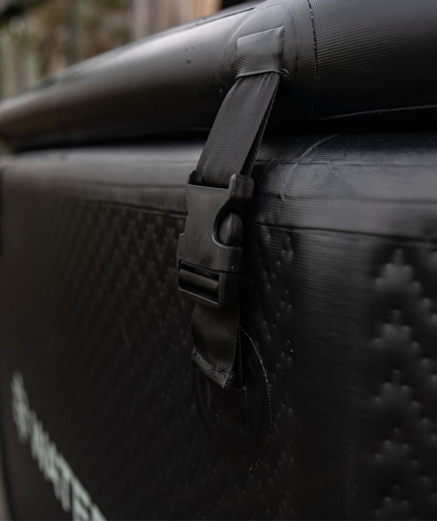 Watery ilmatäytteinen kylmäallas - Master - Musta