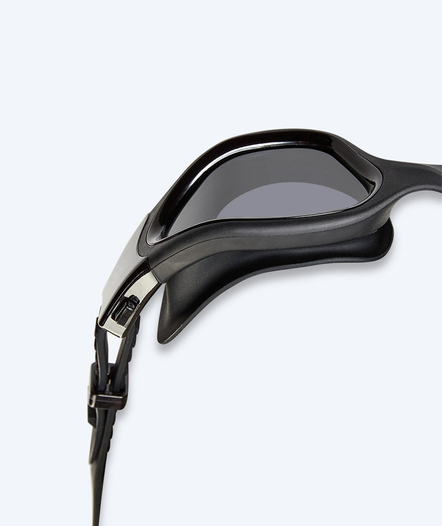 Watery likinäkö uimalasit vahvuuksilla aikuisille - (-2.0) - (-6.0) - Raven Active - Musta (Smoke-linssi)