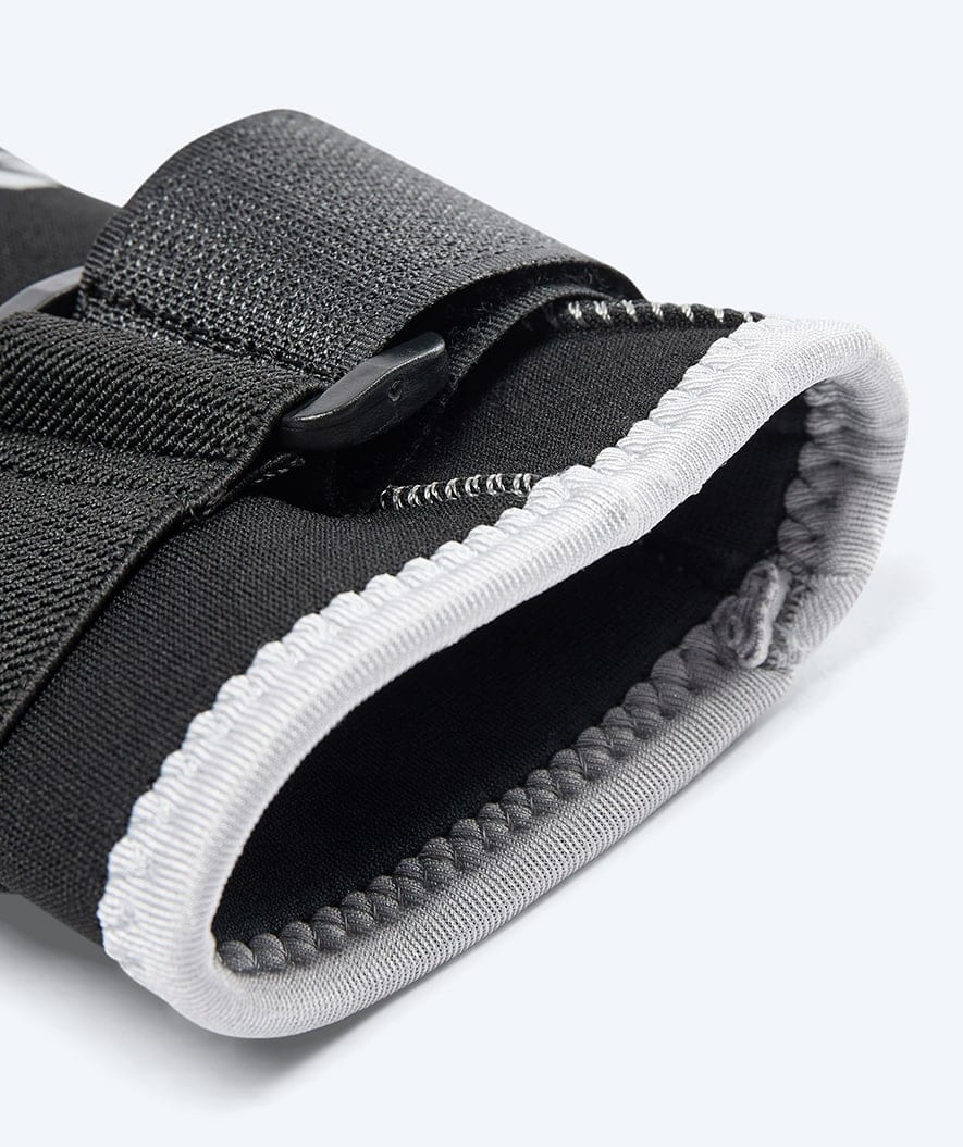 Watery neopreenihanskat - Reptile (3mm) - Musta