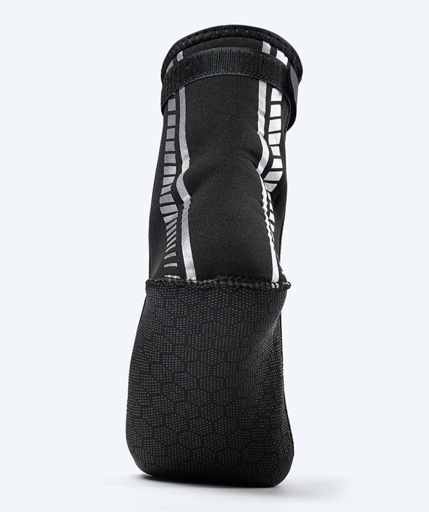 Watery neopreenisukat avovesiuintiin - Reptile (3 mm) - Musta